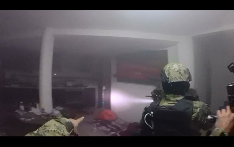El 8 de enero de 2016,  elementos de la Marina Armada irrumpieron  en la casa donde se escondía el narcotraficante en Los Mochis, Sinaloa. Aspecto de la llamada 
