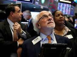 Los operadores de Wall Street apostaron en su mayoría por las compras durante la jornada, con las expectativas puestas en las elecciones legislativas que se celebran mañana en EU y en su potencial impacto sobre los mercados. AP / ARCHIVO