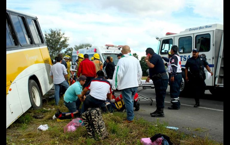 Choque en carretera Santa Rosa-La Barca deja 17 lesionados