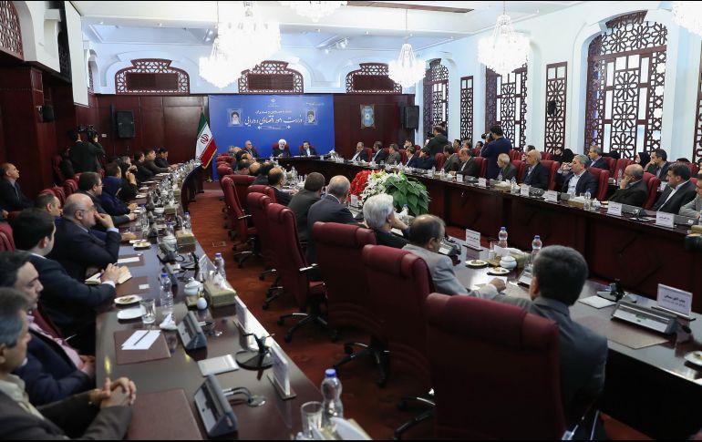 Reunión del presidente iraní Hassan Rouhani (centro) con su gabinete. El mandatario ha declarado que su país 