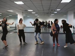 Los artistas se preparan para arrancar la temporada del espectáculo en Foro Periplo.  EL INFORMADOR / F. Atilano