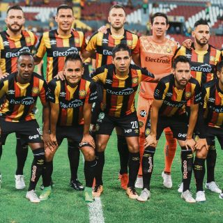 Leones Negros debe pensar en su propio juego