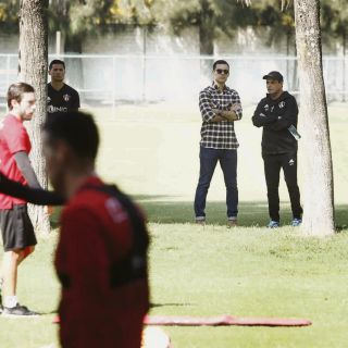 Márquez y Hoyos intercambian ideas