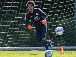 Ochoa dice estar desilusionado por no haber podido aceptar la oferta del Nápoles de Carlo Ancelotti. MEXSPORT/ARCHIVO