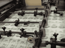 La construcción de la fábrica se decidió desde hace ocho años, considerando la demanda de billetes a largo plazo. YOUTUBE / ManufacturaExpansion