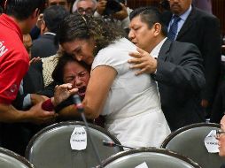 Durante una sesión legislativa en la Cámara de Diputados federal, la congresista Carmen Medel recibió una llamada telefónica en la que le informaron del asesinato de su hija. EFE