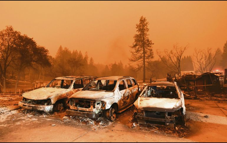 Tres incendios están arrasando simultáneamente a California en lo que ya es uno de los peores desastres naturales de la historia del estado. AFP /