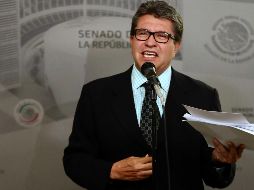El coordinador de Morena en el Senado, Ricardo Monreal, presentó la iniciativa para eliminar las comisiones bancarias. SUN / ARCHIVO