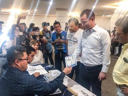Alrededor de las 14:00 horas, Anaya llegó a la casilla correspondiente. TWITTER / @AccionNacional