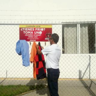 Instalan 120 percheros comunitarios para combatir frío