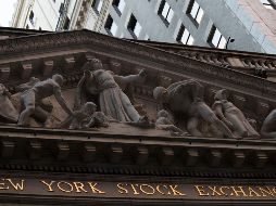 El índice industrial Dow Jones cerró el viernes con una baja de 201.92 puntos, al quedar en 25 mil 989.30 unidades. AP / ARCHIVO