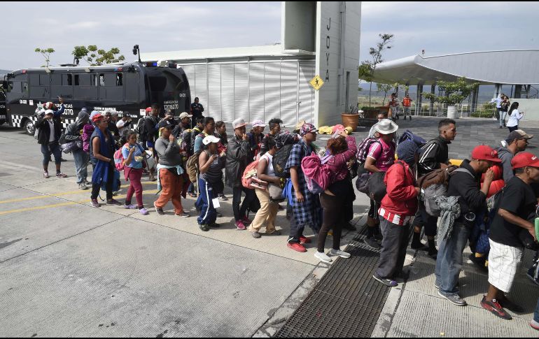 Los migrantes centroamericanos continúan su desplazamiento hacia el norte del país. AFP/A. Estrella