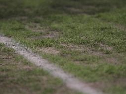 El partido entre Rams y Chiefs debería llevarse a cabo el próximo lunes; la decisión sobre cambiar la sede o posponer el juego podría tomarse este día. SUN /