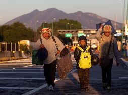  Explicó que además se espera la llegada de migrantes procedentes del sur, y  hasta  ayer, pudieron haber llegado alrededor de cinco mil personas al albergue, detalló. EFE/ F. Guasco
