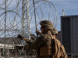 Automovilistas se sorprendieron al ver la presencia de soldados en las inmediaciones de la garita. AFP/G. Arias