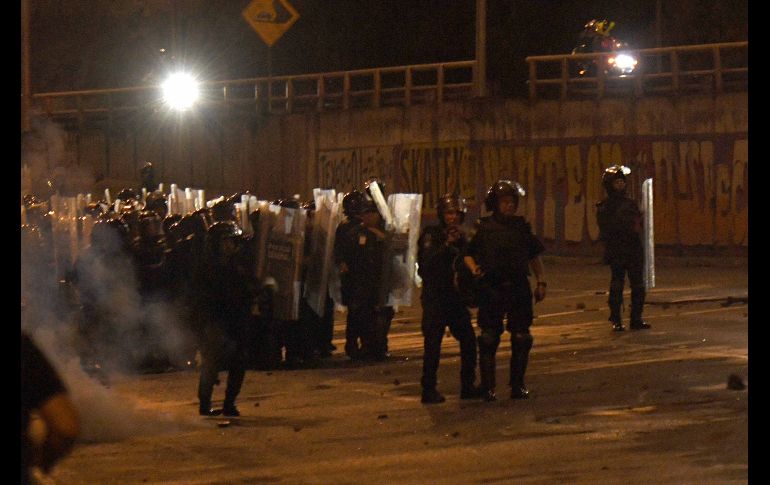 Tras 20 horas de bloqueo, la Policía Federal intervino para liberar la autopista. SUN/A. Martínez