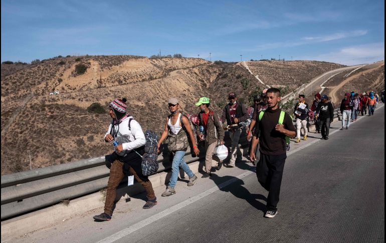 Un grupo de migrantes centroamericanos arriban a Tijuana. AFP/G. Arias