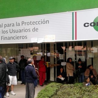 La Condusef cerrará el año con alza en quejas y monto reclamado a la banca