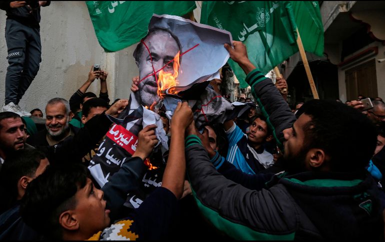 Palestinos festejaron la renuncia del ministro de ultraderecha. AFP/M. Hams