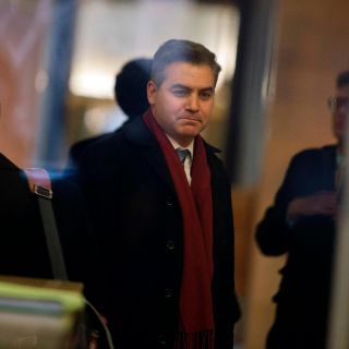 Donald Trump defiende su derecho a vetar periodistas