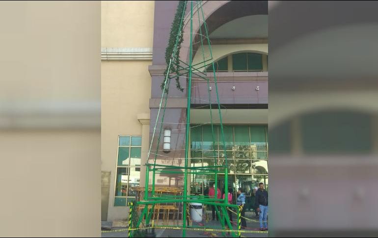 Los hechos ocurrieron alrededor de las 13:30 horas en un centro comercial ubicada en avenida Vallarta. ESPECIAL / Protección Civil Guadalajara