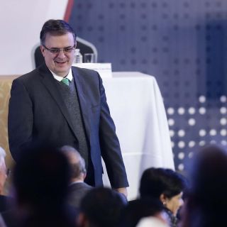 Ebrard y Pompeo revisan detalles de la toma de protesta