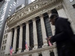 Por su parte, el NYSE Composite retrocede 34.58 puntos (-0.28 por ciento) para situarse en 12 mil 326.94 unidades. AFP / ARCHIVO