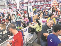 Durante el Buen Fin 2017 participaron 9,630 comercios; para este año se espera 5.4% de crecimiento. EL INFORMADOR / A. Camacho