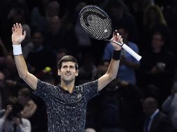Novak Djokovic ha demostrado un gran nivel en la Copa Masters y ahora está un paso más cerca de conseguir su sexto título en Londres. EFE/W. Oliver