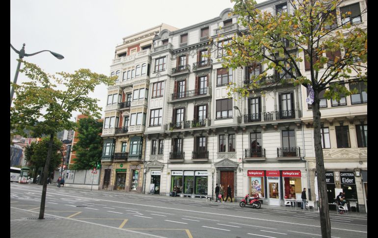 Vertiginoso. Las fachadas en la zona Centro de Bilbao, perfectamente cuidadas.