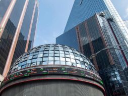 En el mercado accionario local se opera con un volumen de 14 mil 045 títulos, por un importe económico de 33.4 millones de pesos. AFP / ARCHIVO