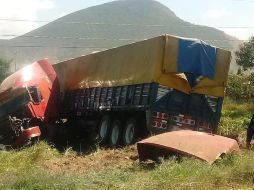 Personal de la Policía Vial y de la Fiscalía General del Estado se hizo cargo de las indagatorias. TWITTER/@AsimismoOaxaca