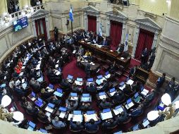 La Policía y un comando antiexplosivos evacuaron todo el edificio, ubicado a unos metros del Palacio Legislativo. INSTAGRAM/senadoargentina