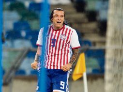 El ex seleccionador del Tri casi celebra su primer victoria con Paraguay; sin embargo, un gol de último minuto lo impidió. EFE