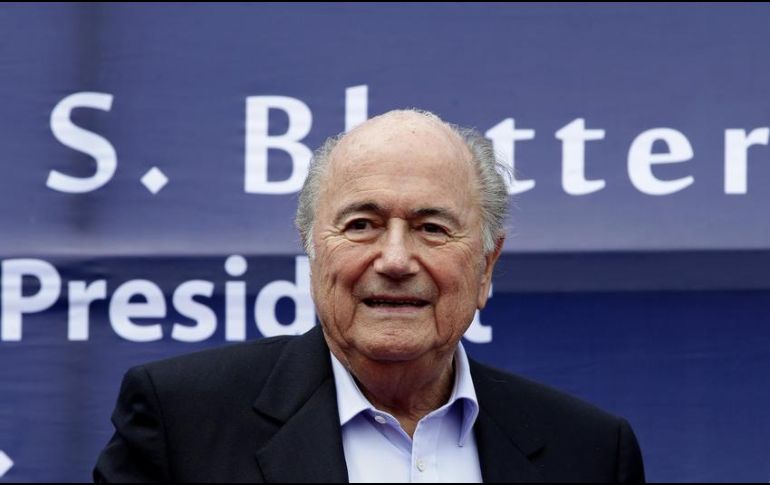 Blatter cree que Infantino debería mostrar 