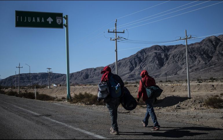 El arribo del contingente migrante, integrado por familias, llega a esta frontera entre las 22:00 y las 02:00 horas de este miércoles. AFP / P. Pardo