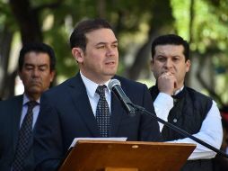 Navarro señaló que en el puente del 16 al 19 de noviembre llegaron 400 camiones con unas 20 mil personas, que viajaron con sus alimentos y sin dinero para gastar. TWITTER / @ANavarroMX