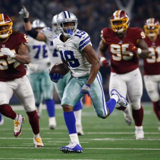 Vaqueros vencen a Pieles Rojas y los alcanzan en cima divisional