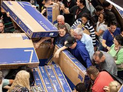 La de este viernes será la jornada más intensa del periodo de ventas con motivo de las fiestas decembrinas, cuando hasta 161 millones de personas hagan de las suyas. EFE / S. Moreira