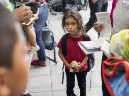 Señalan que, en promedio, los menores estuvieron en los albergues 75 días en agosto. ESPECIAL/houstonchronicle.com