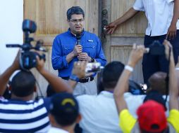 El presidente Juan Orlando Hernández confirma ante los medios el arresto de su familiar. AFP/PRESIDENCIA DE HONDURAS