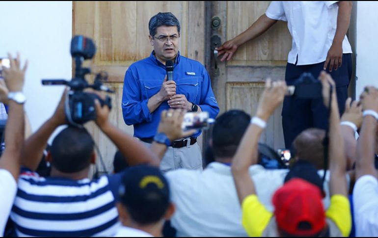 El presidente Juan Orlando Hernández confirma ante los medios el arresto de su familiar. AFP/PRESIDENCIA DE HONDURAS