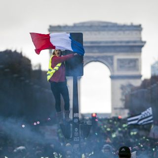 Reportan violentos incidentes en París durante protesta por "gasolinazo"
