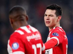 Lozano (D) se convirtió en una auténtica pesadilla para la defensa del Heerenveen. TWITTER/@PSV