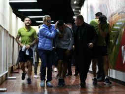 La directiva boquense argumenta que su equipo no está en igualdad de condiciones de disputar la final ya que su capitán Pablo Pérez sufrió una lesión en el ojo por las astillas de los vidrios rotos del vehículo. ESPECIAL / planetabocajuniors.com.ar