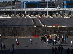 El acceso peatonal fue cerrado al tránsito vehicular y peatonal a partir de las 11:30 horas. AFP / P. Pardo
