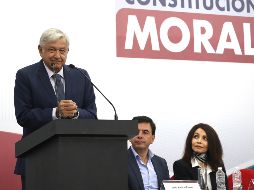 La entrevista ocurrió horas después de que López Obrador recibiera a un grupo de maestros antagónico a Cepeda. SUN/B. Fregoso