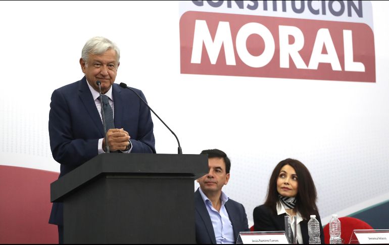 La entrevista ocurrió horas después de que López Obrador recibiera a un grupo de maestros antagónico a Cepeda. SUN/B. Fregoso