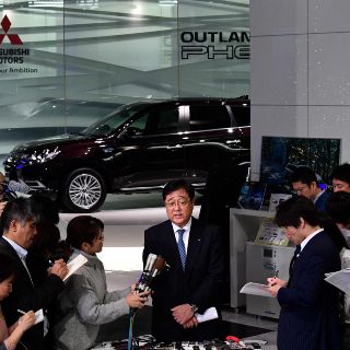 Mitsubishi destituye a Carlos Ghosn, envuelto en escándalo fiscal