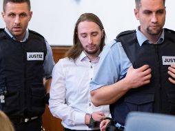 El agresor había puesto una bomba de fabricación casera en el autobús, que jugaría en la Champions ante el Mónaco; en el hecho, el jugador español Marc Bartra resultó lesionado. AFP / M. Kusch